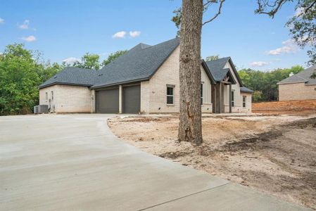 New construction Single-Family house 816 Lindenwood Lane, Springtown, TX 76082 - photo 2 2