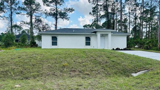 New construction Single-Family house 840 Clow St E, Lehigh Acres, FL 33974 - image
