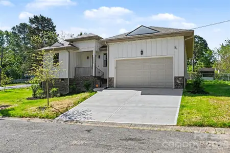 New construction Single-Family house 2225 Irma St, Charlotte, NC 28216 - image