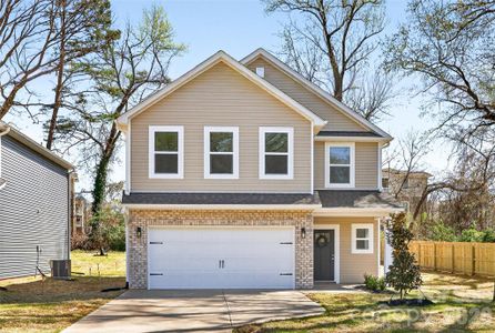 New construction Single-Family house 539 Dawn Cir, Charlotte, NC 28213 - image