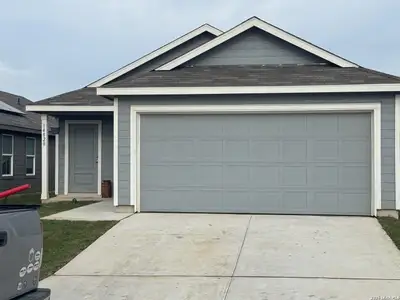New construction Single-Family house 14820 Onyx Pl, Elmendorf, TX 78112 plan Pinehollow - image