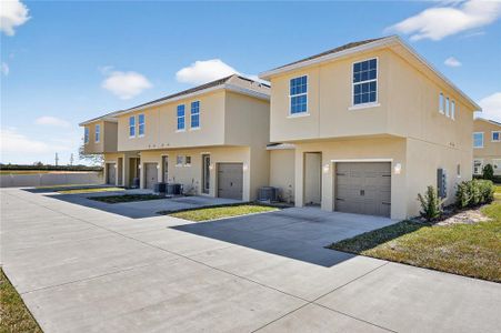New construction Townhouse house 176 Holly Village Dr, Davenport, FL 33837 - image