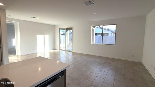 New construction Single-Family house 22645 W Irma Ln, Surprise, AZ 85387 plan Plan 4002 - image 13