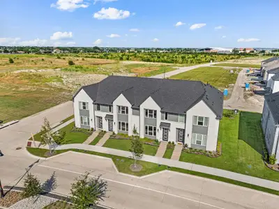 New construction Townhouse house 1404 Solterra Blvd, Mesquite, TX 75181 - image