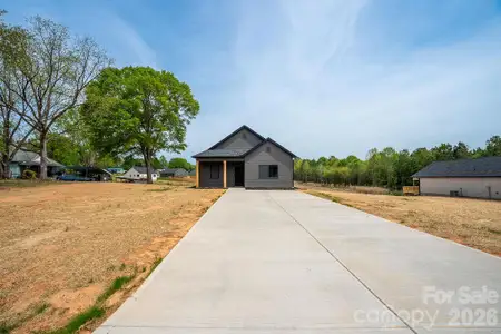 New construction Single-Family house 1226 Burris Blvd, Lincolnton, NC 28092 - image