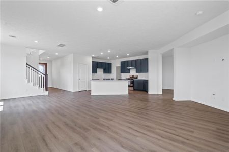 New construction Single-Family house 5619 Sanderling Cir, Hitchcock, TX 77568 - image 7