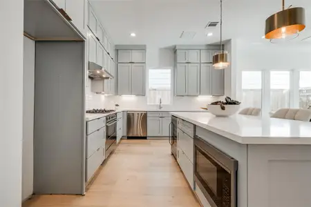 New construction Single-Family house 411 W Drew St, Houston, TX 77006 null- photo 11 11