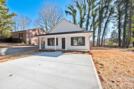 New construction Single-Family house 1209 Rogers Lake Rd, Kannapolis, NC 28081 - image