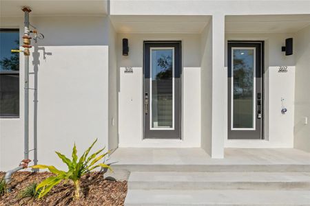 New construction Townhouse house 305 15Th St N, St. Petersburg, FL 33705 - image 2