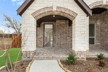 New construction Single-Family house 5 Grouse Cir, Sanger, TX 76266 plan Dogwood III - image 3