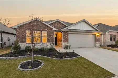 New construction Single-Family house 522 Castle Rd, Sherman, TX 75092 plan The Henderson - image