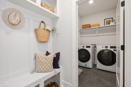 WE2-2453_Beau_C_Mudroom-Laundry