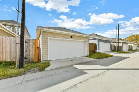 New construction Single-Family house 2511 S Houston Ave, Pearland, TX 77581 - image