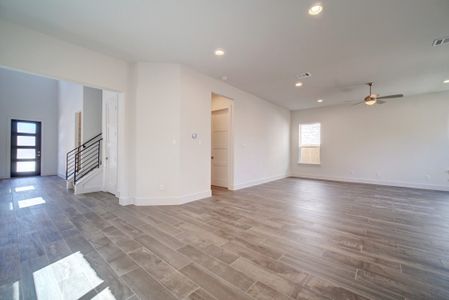 New construction Single-Family house 1531 N Red Bud Ln, Round Rock, TX 78665 plan Crowley II - image 12