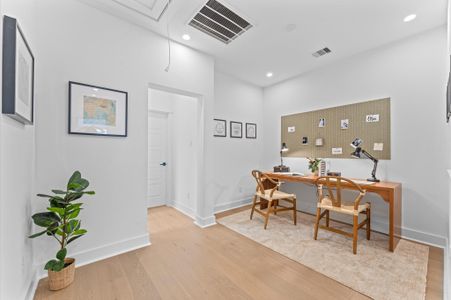 New construction Single-Family house 1008 Tuskegee Heights Ln, Houston, TX 77091 - image 12