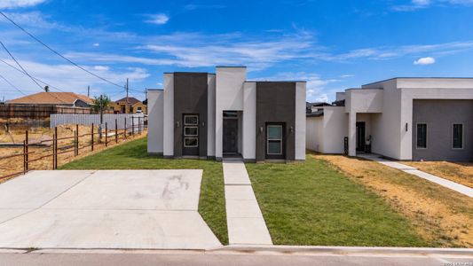 New construction Single-Family house 1022 Colon Ln, Eagle Pass, TX 78852 - image