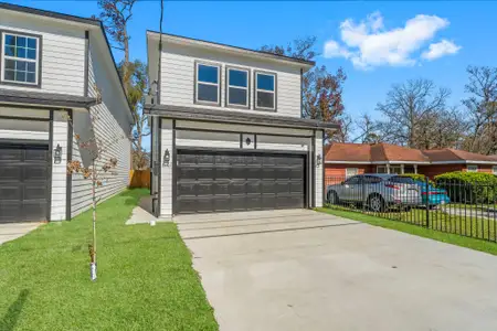 New construction Single-Family house 8161 Crestview Dr, Houston, TX 77028 - image