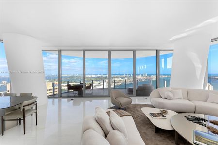 New construction Condo/Apt house 300 Biscayne Blvd Way, Unit 4801, Miami, FL 33131 - photo 0