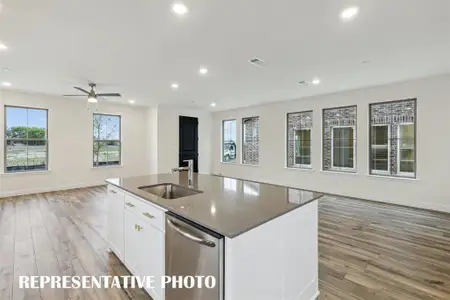 New construction Townhouse house 226 Dylan Wy, Midlothian, TX 76065 - image 3
