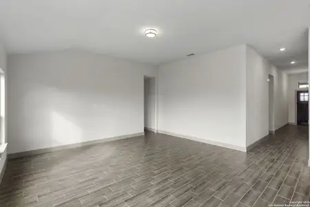 New construction Single-Family house 1641 Saddleback Run, New Braunfels, TX 78130 plan Emory Peak View - image 16