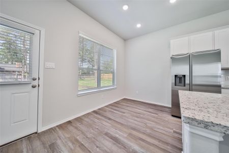 New construction Single-Family house 1410 Glenoaks Dr, Conroe, TX 77385 - image 16