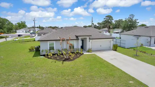 New construction Single-Family house 920 Sw Castaneda Ln, Port Saint Lucie, FL 34953 - image