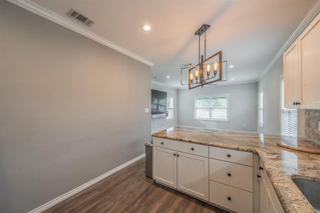 New construction Single-Family house 405 N Dallas St, Rice, TX 75155 - image 6