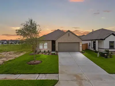 New construction Single-Family house 3510 Atlas Point Ln, Angleton, TX 77515 plan Potter - image