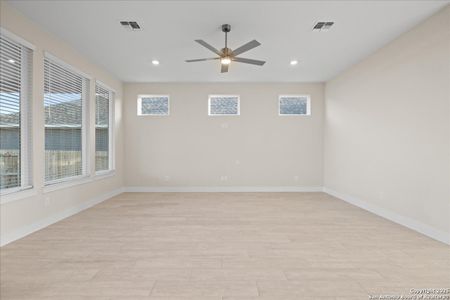 New construction Single-Family house 3709 Pin Oak Hls, Seguin, TX 78155 null- photo 16 16