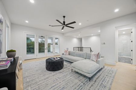 New construction Single-Family house 2205 North Blvd, Houston, TX 77098 - image 16