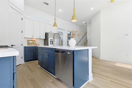 New construction Single-Family house 8918 Sunshine Laverne Ln, Houston, TX 77080 - image 10