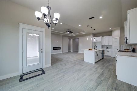 New construction Single-Family house 612 W Lovers Ln, Arlington, TX 76010 null- photo 7 7