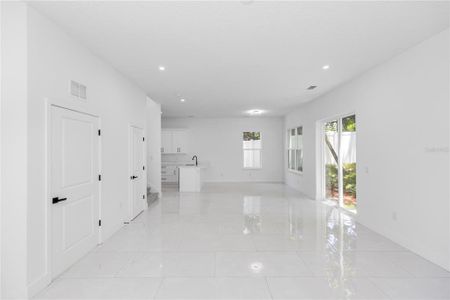 New construction Single-Family house 21 N Hampton Ave, Unit Lot 2, Orlando, FL 32803 null- photo 19 19