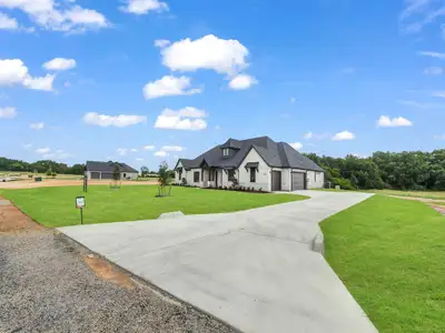 New construction Single-Family house 305 Wrangler Ct, Weatherford, TX 76088 - image