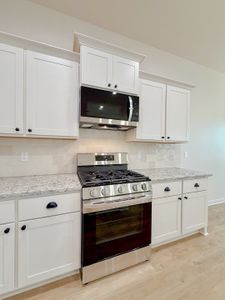 New construction Single-Family house 303 Cobblestone Ct, Victoria, TX 77904 plan Salado - image 15