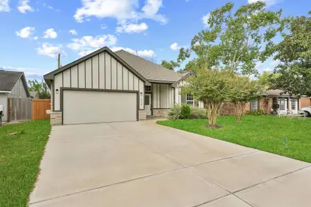 New construction Single-Family house 5118 Danfield Dr, Houston, TX 77053 - image