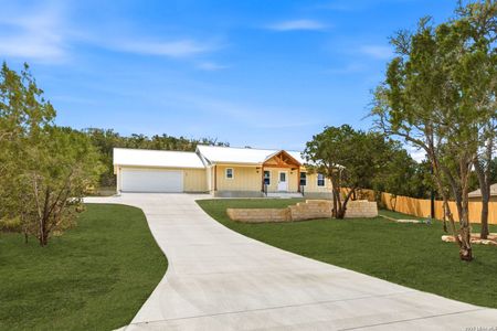 New construction Single-Family house 684 Appaloosa, Fischer, TX 78623 - image