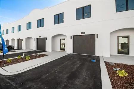 New construction Townhouse house 4344 Cambio Gardens Ct, Tampa, FL 33610 - image