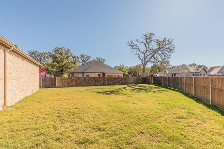 New construction Single-Family house 1600 Sea Breeze Ct, Azle, TX 76020 null- photo 5 5