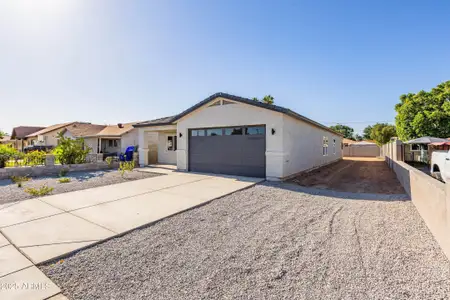 New construction Single-Family house 9310 W Washington St, Tolleson, AZ 85353 null- photo 0
