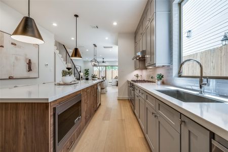 New construction Single-Family house 2329 Richton St, Houston, TX 77098 - image 13