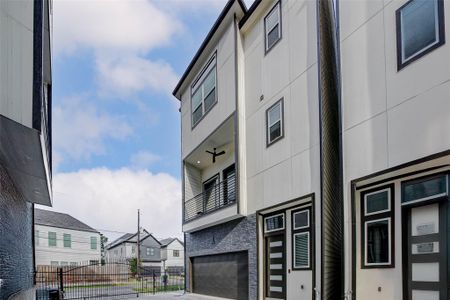 New construction Single-Family house 1913 Hoskins Dr, Unit J, Houston, TX 77080 - image