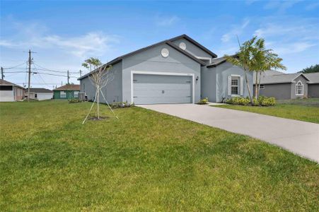 New construction Single-Family house 567 Sw Dailey Ave, Port St. Lucie, FL 34953 - image