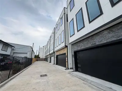 New construction Single-Family house 5705 Dolores St, Unit B, Houston, TX 77057 - image