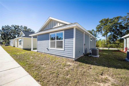 New construction Single-Family house 1378 Cottage Cir, Tavares, FL 32778 null- photo 9 9