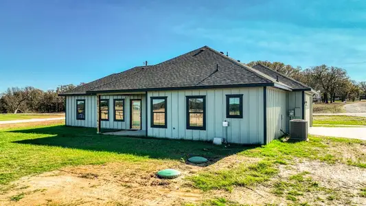 New construction Single-Family house 1325 County Rd 3355, Paradise, TX 76073 - image 2