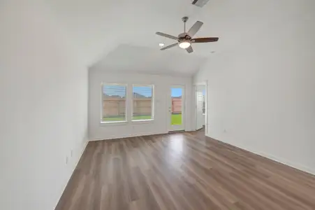 New construction Single-Family house 1058 Garnet Star Dr, La Marque, TX 77568 plan Primrose - image 17