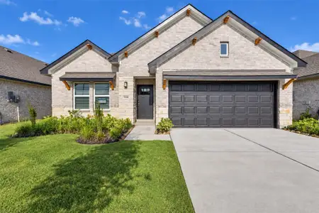 New construction Single-Family house 3206 Emerald Hills Dr, Angleton, TX 77515 - image