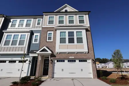 New construction Townhouse house 10035 Secluded Garden Dr, Apex, NC 27523 plan Kensington - image