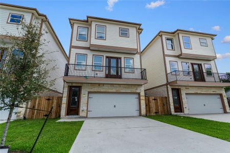 New construction Single-Family house 2204 Hoskins Dr, Houston, TX 77080 - image